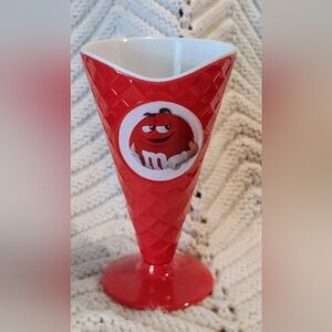 M&M World Waffle Cone Dish Red Melamine Snack Ice cream  2017